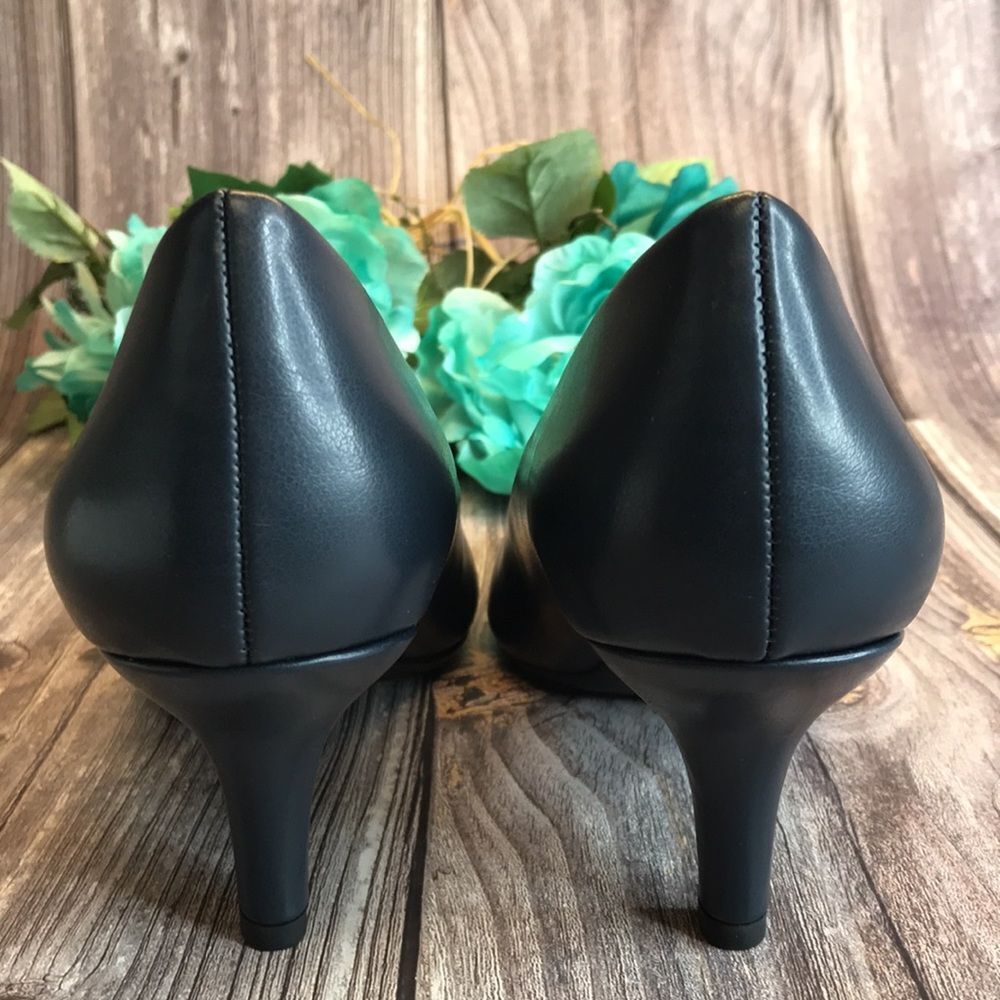 EASY STREET Passion Navy Pumps 10W - Picture 5 of 10